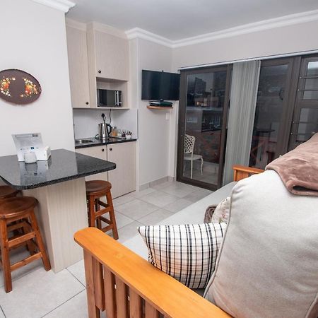 Van Den Berg'S Guesthouse Bettyʼs Bay Exterior foto